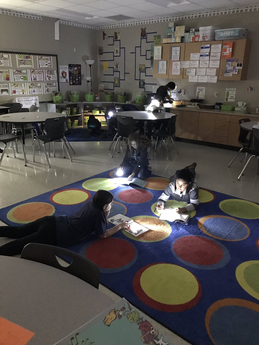 MsGehaReading's tweet image. Thank you @CRE_Cardinals FTO for our reading flashlights!  It’s amazing to read our favorite stories in a calm and cool setting! #CREteach