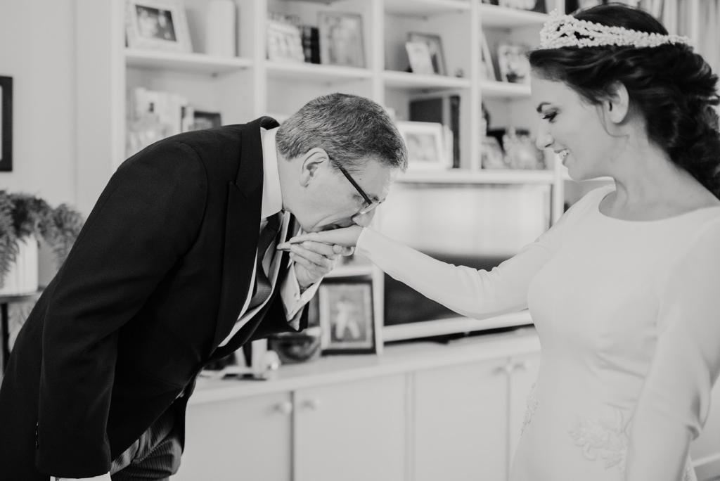 El amor de un padre es distinto a todos los demás, es entrega,comprensión y cariño incondicional. Por eso felicidades a todos los padres del mundo ❤️