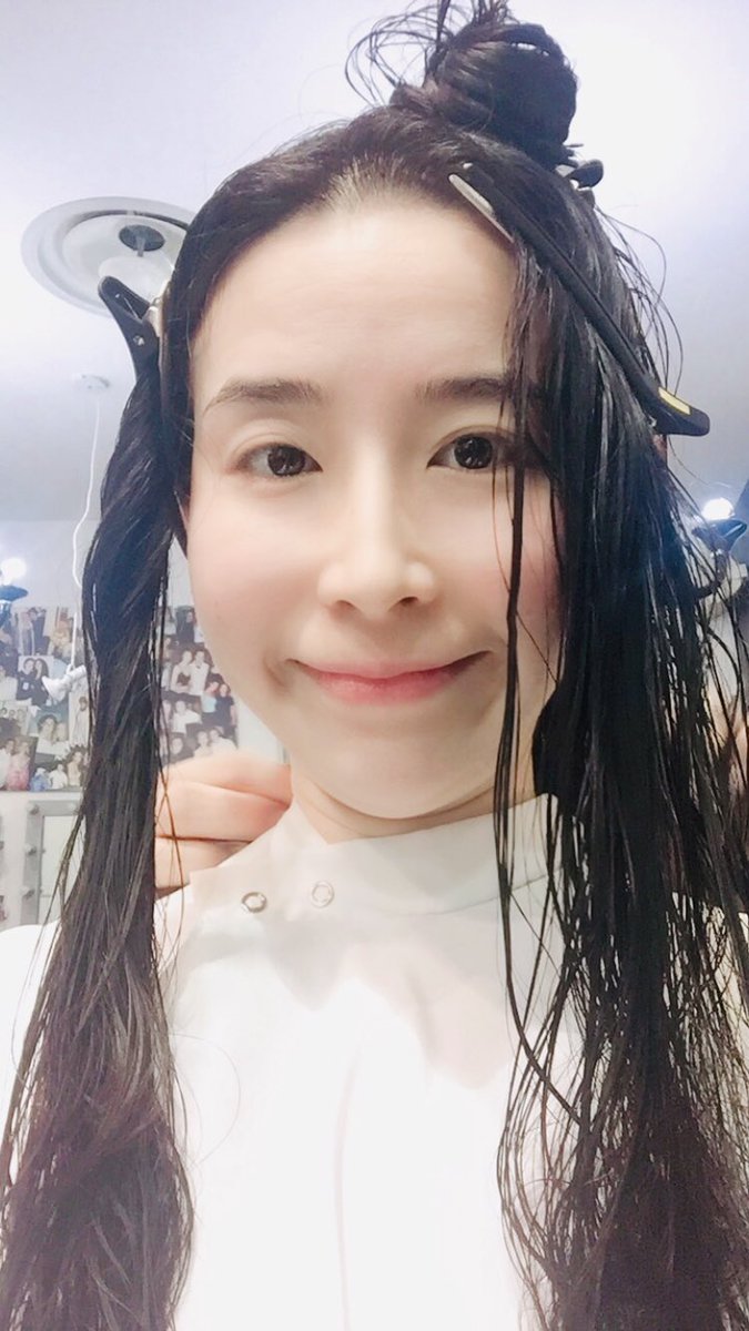 Miou 美欧 みおう I Cut My Hair 15cm Nobody Notices Still Long この前髪の毛を15cm切ったけど誰も気づかない 長いと10cm 15cmと切っても誰もわからない たまにバサっといきたい衝動に 駆られる Longhair 長い髪 切っても 誰も Miou 美欧 みおう I Cut My Hair 15cm Nobody Notices Still Long この前髪の毛を15cm切ったけど誰も気づかない 長いと10cm 15cmと切っても誰もわからない たまにバサっといきたい衝動に 駆られる Longhair 長い髪 切っても 誰も