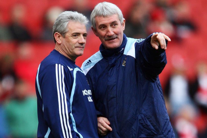 Kevin as Newcastle United manager second time around chats with assistant @TerryMac777 during their match against Arsenal in January 2008 at the Emirates Stadium. #NUFC