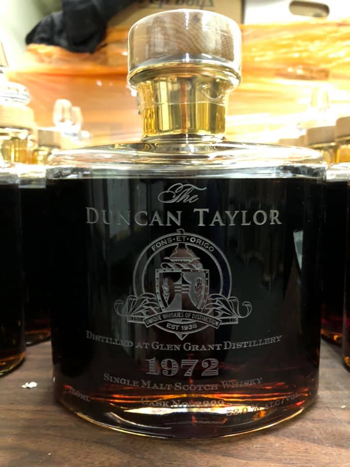 dtcwhiskies's tweet photo. When the liquid inside is this colour, you know it's going to taste fantastic and has drawn lots of flavour from the cask. This stunning Glen Grant 1972 has just been shipped out from our HQ to the US...
#whisky #flavourprofiles https://t.co/KIyT7GWlUw