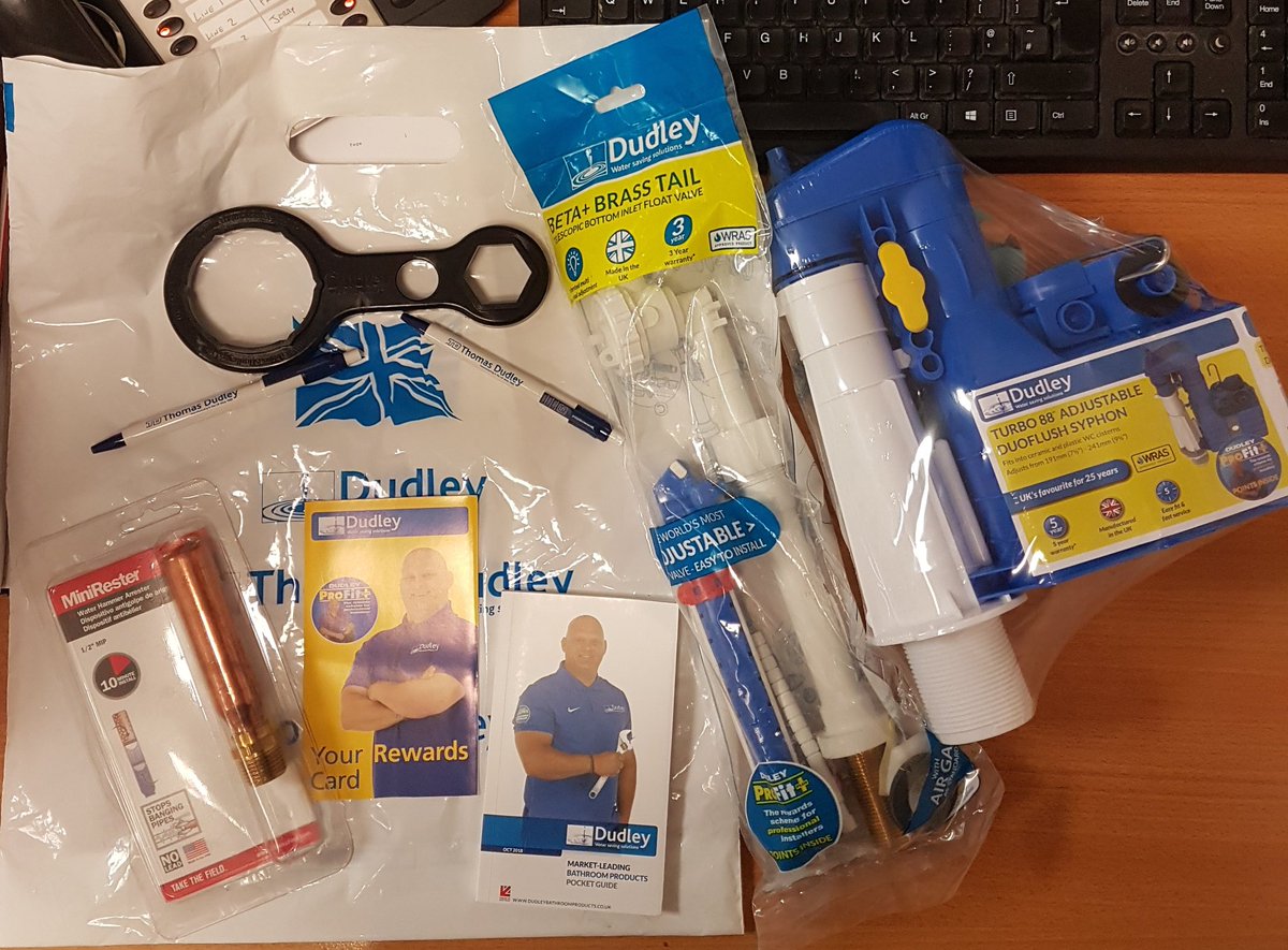 totalplumbinguk's tweet photo. #TuesdayMotivation 
With the upcoming @England game vs Czech Republic on Fri, I thought it  would be great to do a @ThomasDudleyLtd giveaway from @kpdudley1920 ⚽️
To win this bundle follow us, like + share this post + just tell us what you think the score will be 👍
#CmonEngland https://t.co/gGUm29NHKG