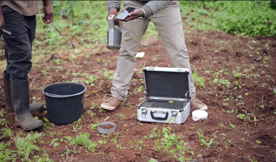 Christy van Beek, Chief Agronomist at AgroCares: “Exciting partnerships with NGOs such as <a href="/Solidaridadnetw/">Solidaridad Network</a> increase the impacts of our technology and allow us to help more East-African farmers.”

Learn more about our partnership with Solidaridad at: buff.ly/2TMxyqb