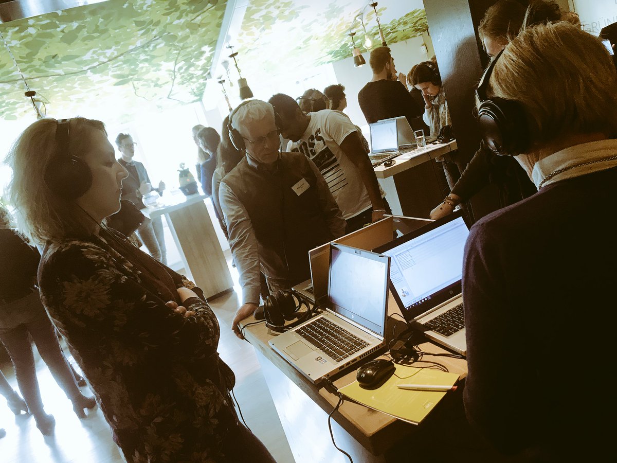RoydeWitte's tweet photo. Wij kijken terug op een geslaagde bijeenkomst en zijn volop aan het werk met de 3Vβs van @hugodejonge #weekvanzorgenwelzijn #WZW2019 #vitaal #technologie https://t.co/qk8kTzTsXT