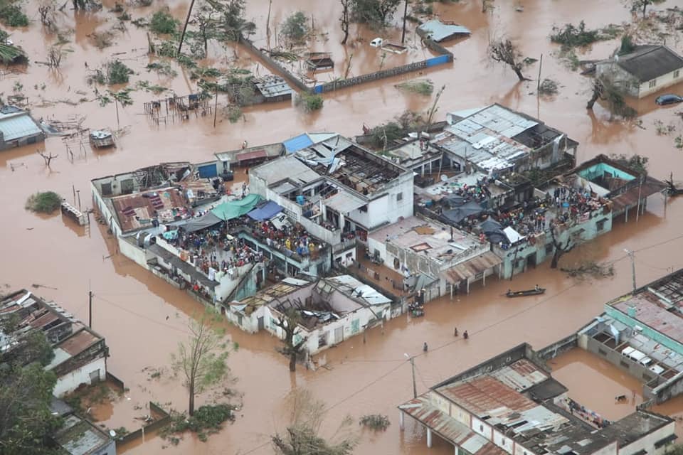 ONUMocambique's tweet photo. Imagens tiradas esta manhã no Distrito de Buzi pela equipa do Instituto Nacional de Gestão de Calamidades #INGC. Equipas de resgate estão nas buscas com o apoio das Nações Unidas. https://t.co/mXOYhdvVHs