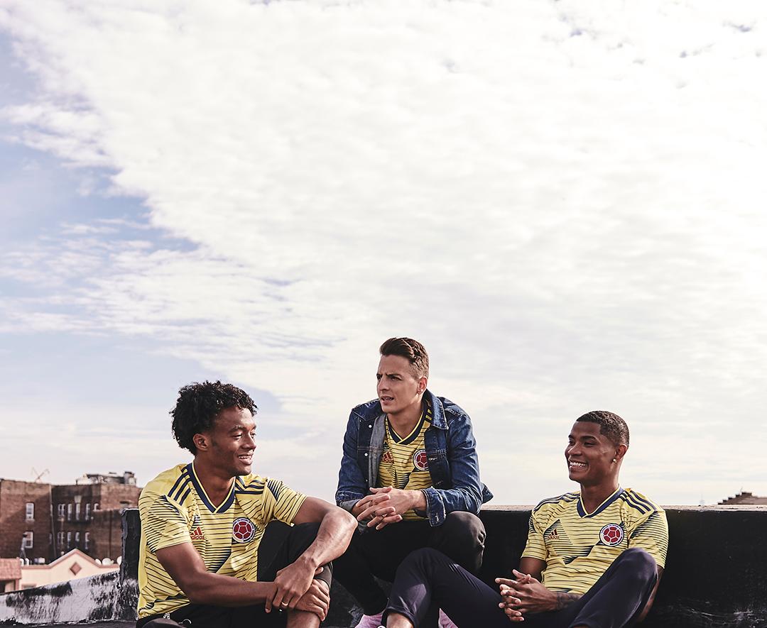 FCFSeleccionCol's tweet photo. Que la alegría se traslade a la cancha. ¡Tenemos nueva camiseta! 🔥😍  @adidasCO #DareToCreate #creadoconadidas https://t.co/r7eBZfBbNm