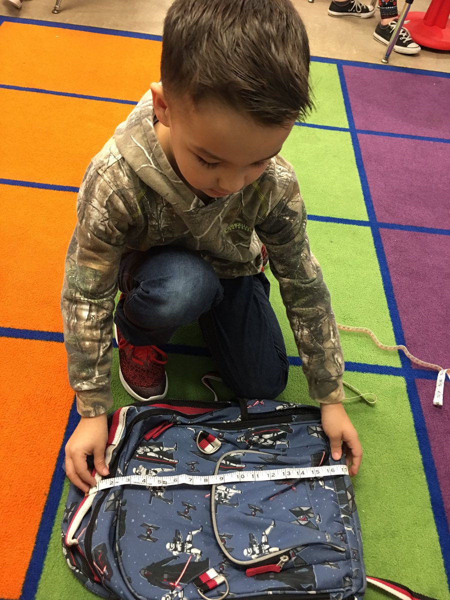 HaleyHjessup's tweet photo. Measuring around the room! #inches #measurementfun @CrosbyElem https://t.co/EpWs0qGiZ6
