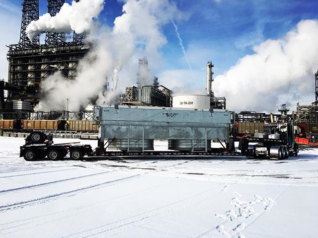 Hale_ATown's tweet photo. Taking trailers to the Max!! #haleatown #atownsales #atownrentals #atownparts #atownservice #faymonville #trailers #trucking #heavyhaul #heavyhauler #faymonvilletrailer #truckinglife #bigrig #hauling https://t.co/j8fP1jjowv
