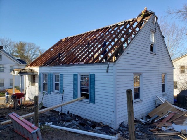 heart911team's tweet image. HEART 9/11 has a team of 30 working on a veteran home in Hamden, CT this week. As of 10:00am roof structure demo is almost complete &amp;amp; 1st-floor interior stripped. Thank you #Local79  #FDNY and #NERCC for supplying the skilled labor to get this project started.