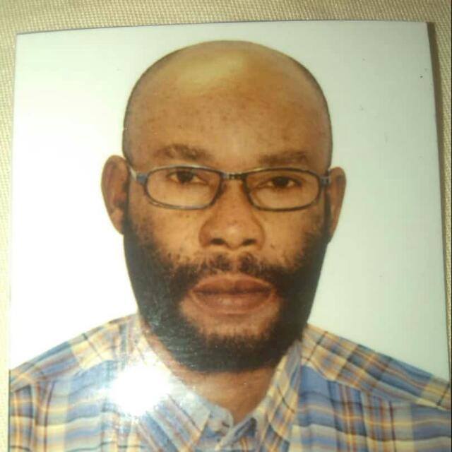 PaisibleCitoyen's tweet photo. @FatherLomandja @GMutemuni @MichaelTshi @LwarhibaM C'est un journaliste congolais comme on en a plusieurs. En quête du sensationnel, il mélange inconstitutionnalité et plainte au pénal. Sa photo est là https://t.co/p27eMXo3U2