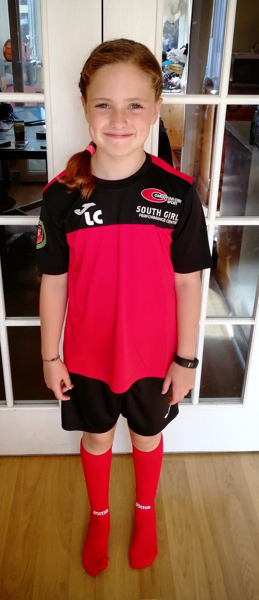 Lili_Callard's tweet photo. Highlight of my year in #football 2018/19 being picked for South girls Performance centre @CardiffUniSport also having @loren_dykes watch me play too. #growingthegame #shecan2 #footiegirl #girlsfootball #shecan #girlsgotgame #SouthWales #girlsinsport #sheplays2 https://t.co/EieKMgcLmi