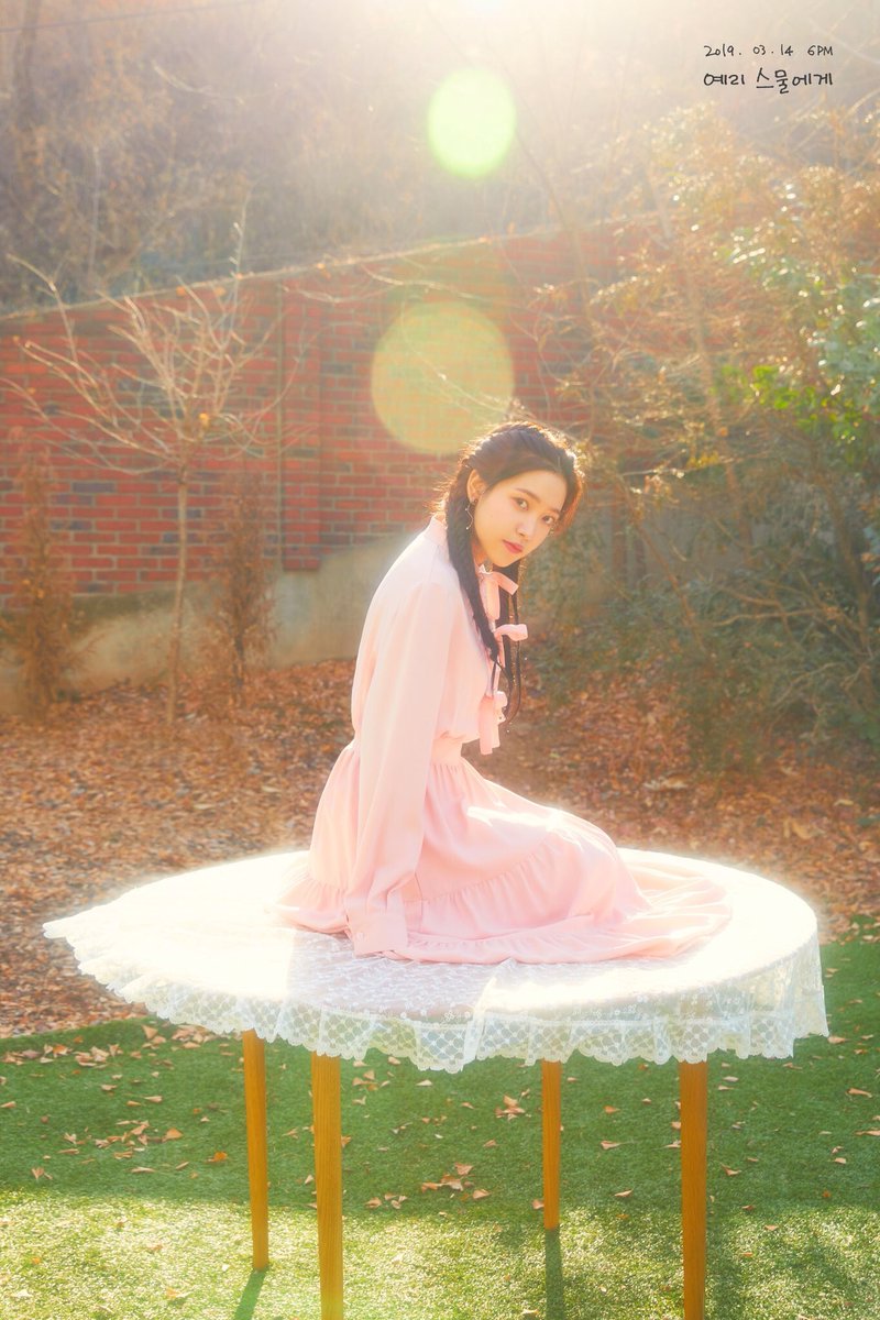 guan_71's tweet photo. 近來感到最療癒的歌就是《致二十》
我愛瑘莉米
#4YearsWithYeri https://t.co/LBJcelvzOv