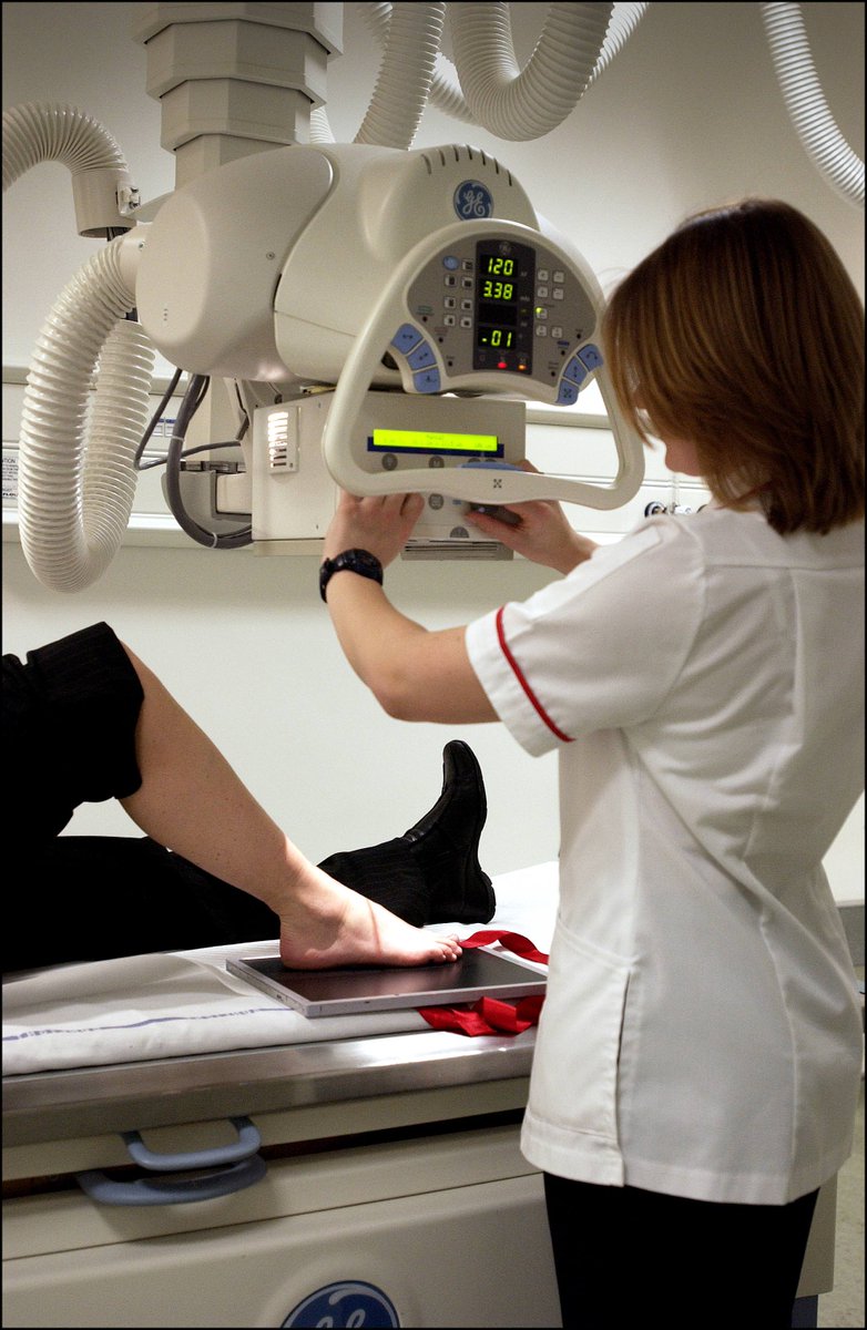 DoRadiography's tweet photo. A varied and always changing profession means throughout your career as a radiographer you’d always be learning new skills, working with new technology and bettering yourself. https://t.co/YjfDjk7ieP https://t.co/uiEwQgUfcL