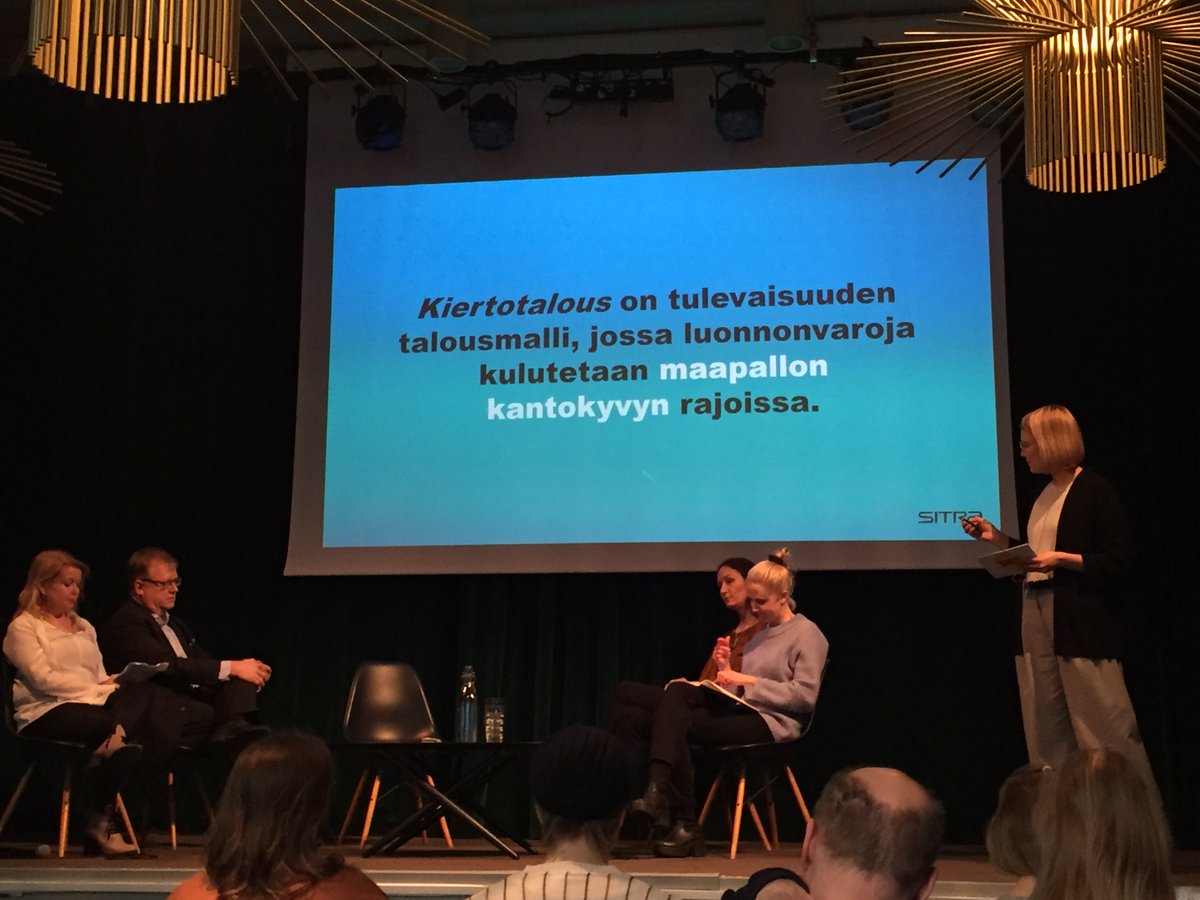 CloseLoopTeam's tweet photo. @SitraFund:in @tuulihietaniemi kertoo Korjaamossa miksi #kiertotalous on tärkeää #maailmanparannusklubi https://t.co/ScXURpxLfd