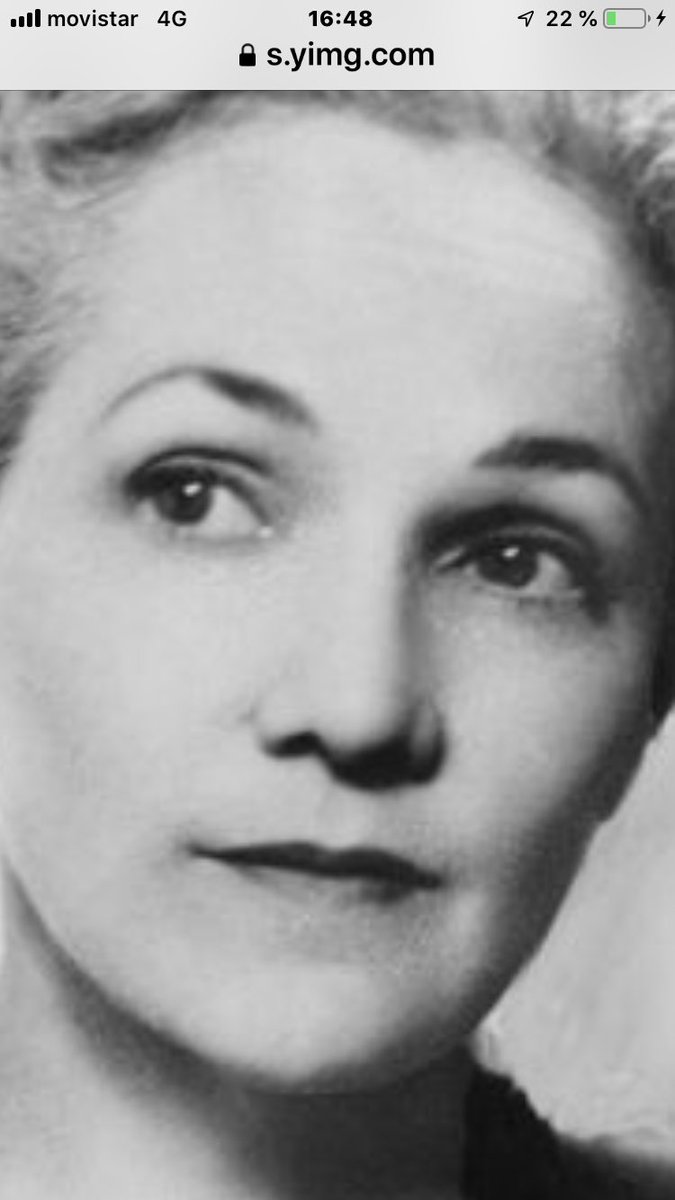 losadacasanova's tweet photo. Hoy en el #Tallerdelecturayescritura analizamos Él de #AnnePorter un texto durísimo escrito por una autora cruda, inteligente y sarcástica. @Plazadepoe https://t.co/6s2JeZwFOL