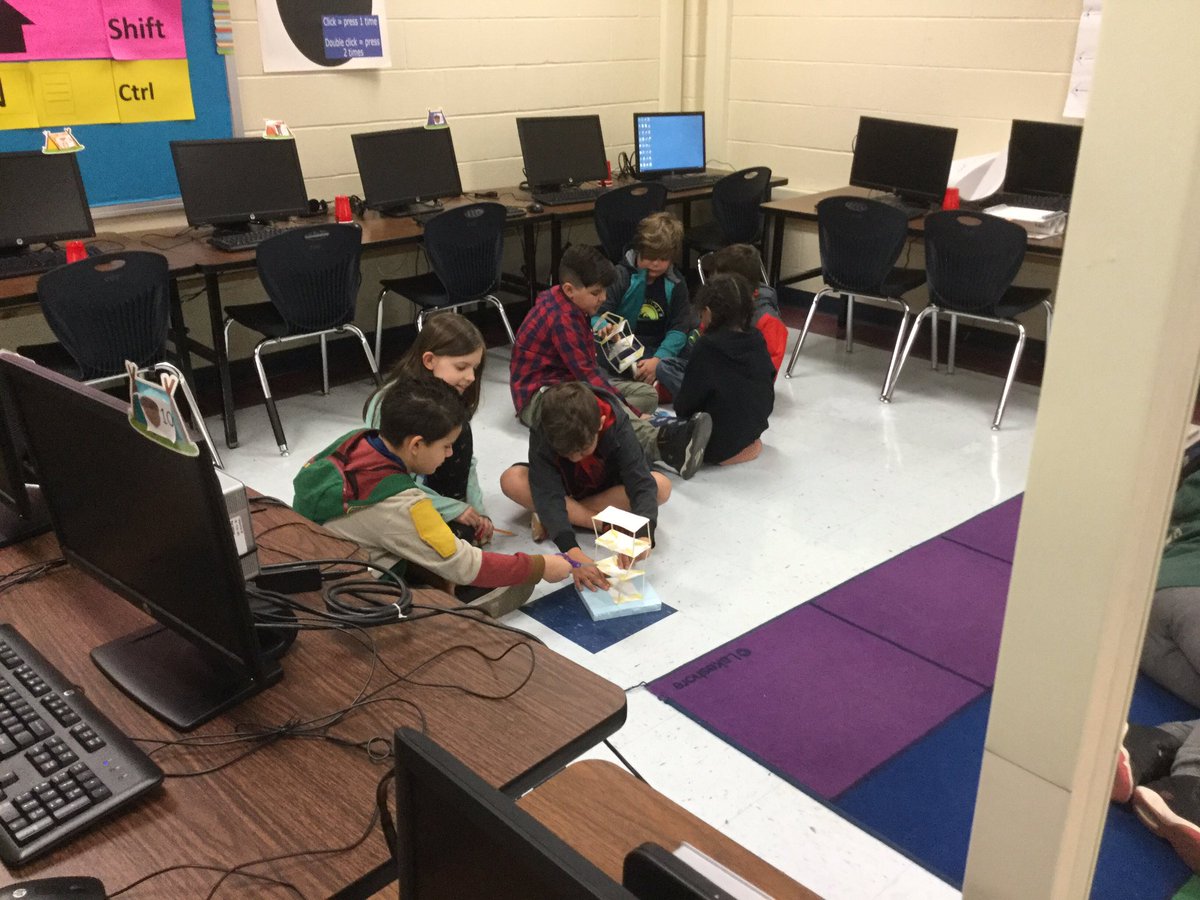 AT_Garrett's tweet photo. @NISDtimberwilde students learning the engineering process in the #NISDetc  lab #ectSTEM @NISDAcadTech @NISDElemScience @EiE_org @RootEdSA @WeGoPublic https://t.co/c4FXEua4IP