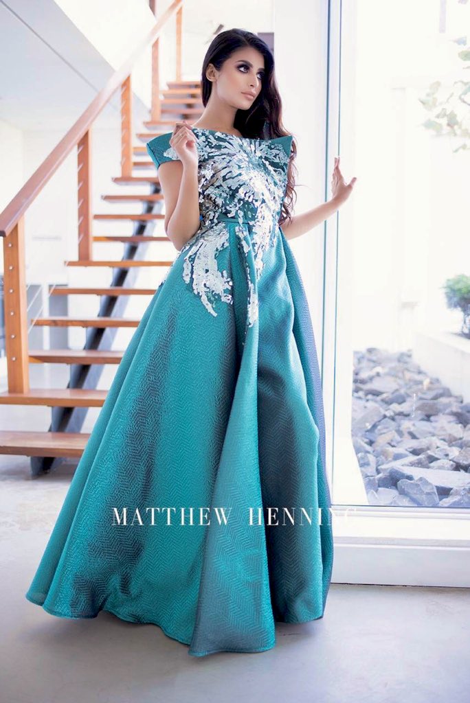 Dressed up for my birthday a week before my birthday ....now I wait 😐⭐️

Lol jk I woke up like this