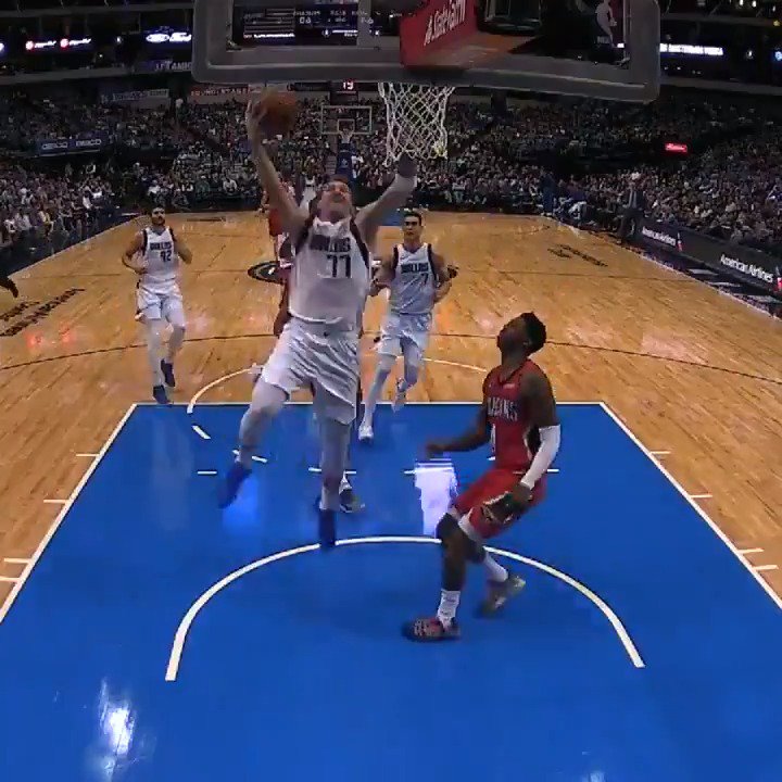 #MFFL @luka7doncic (29 PTS, 13 REB, 10 AST) sets the @dallasmavs rookie record for most triple-doubles with his 5th of the season! #NBARooks