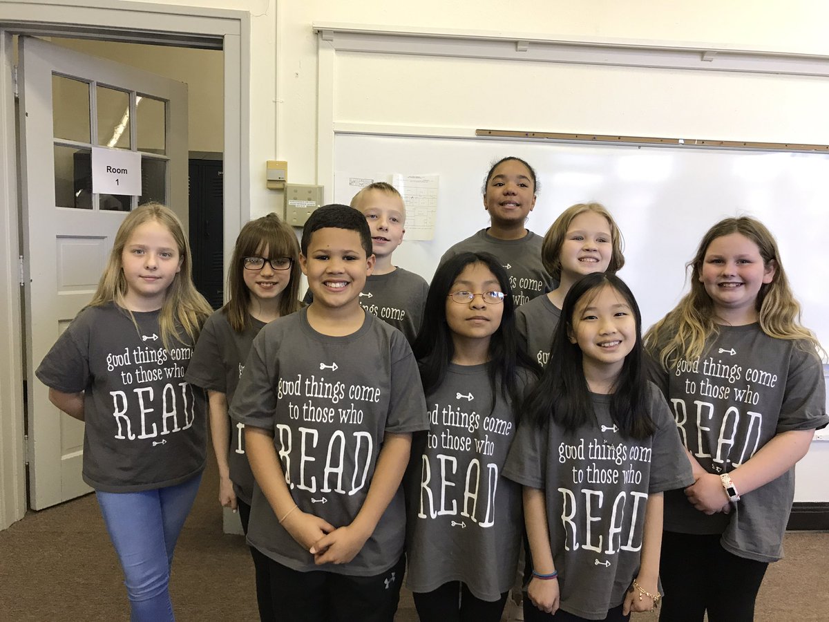 gaes_media's tweet photo. GAES Battle of the Books #greenwavescan https://t.co/Ot70LceNBF