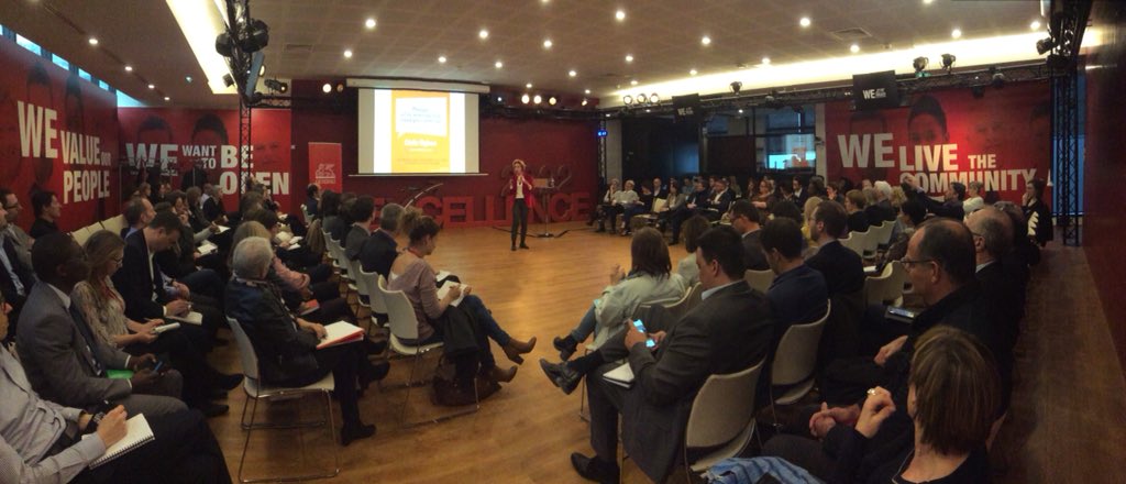 Mc_Lanne's tweet photo. Trop contente d’avoir le privilège d’accueillir @CecileDej pour une conférence dédiée au #management @generalifrance sur « Manager à l’heure du #digital et de l’intelligence artificielle #IA » : salle comble ! #TransfoNum https://t.co/NWyBsBJmmZ