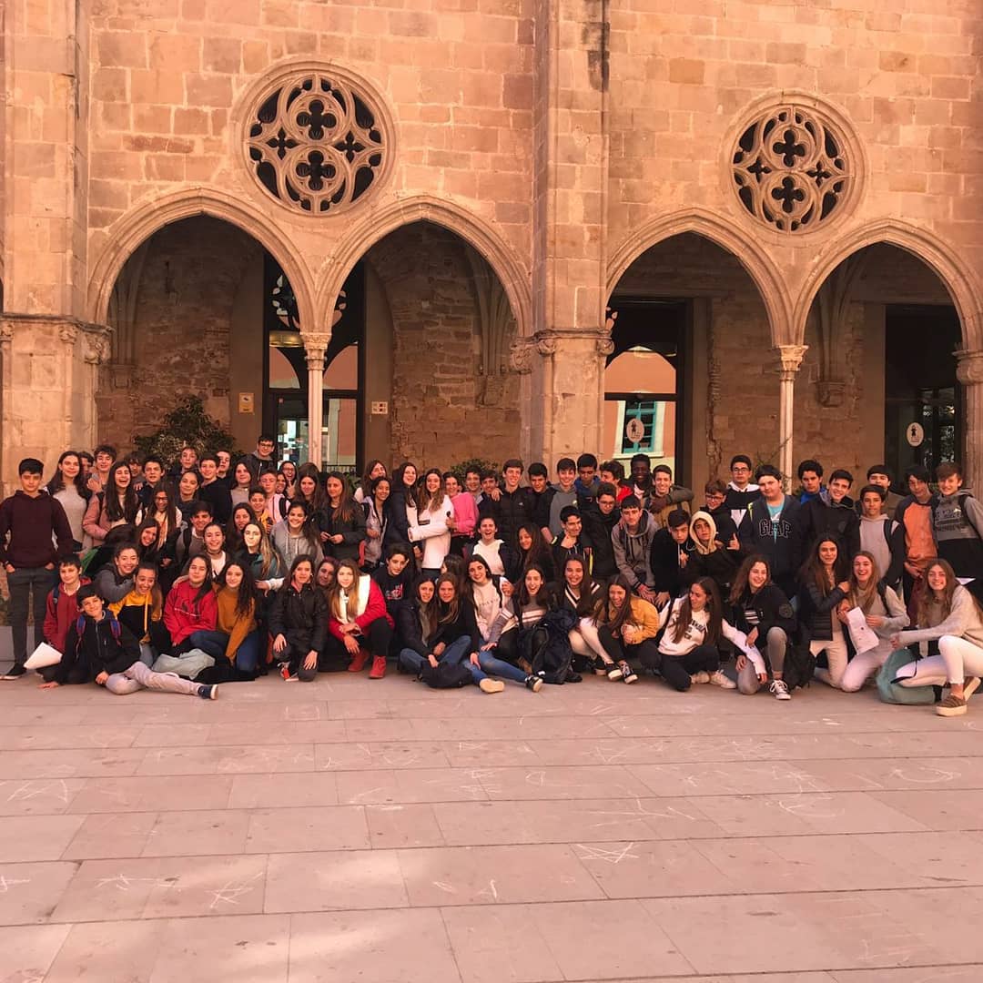 PadreDamianSSCC's tweet photo. #2nesopd posa punt i final a l'estudi de l'edat mitjana 📜 visitant el @mhistoriacat 🎓⚔️, el Barri de la Ribera, Santa Maria del Mar i el Convent de Sant Agustí 🙏⛪! Una vegada més, som conscients de les històries i realitats que hi ha darrere dels carrers de la nostra ciutat📌 https://t.co/zbc0XgL39K