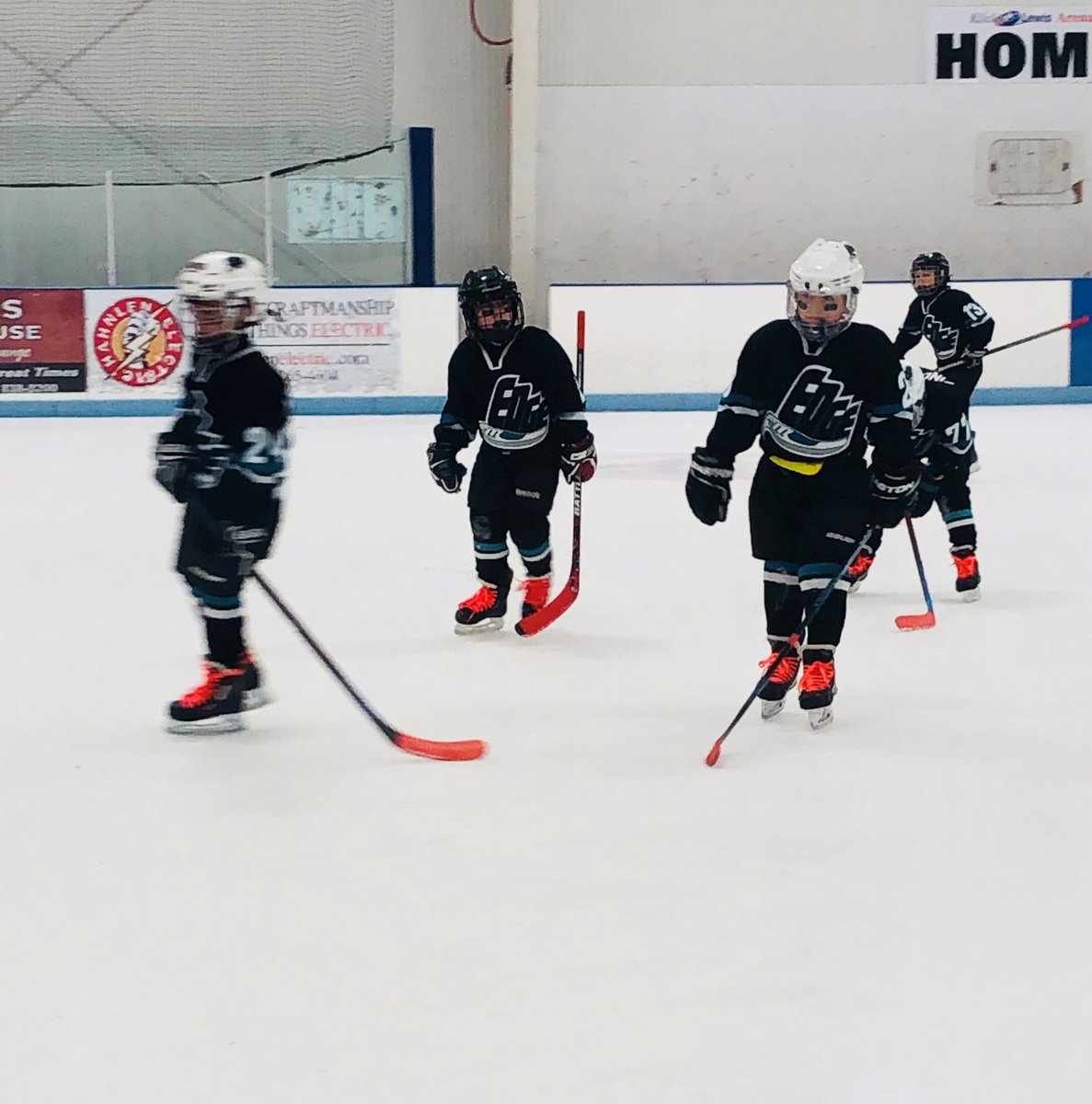 LongIslandMS's tweet photo. Shout-out to the Long Island Edge hockey team who took to the ice last weekend showing their support of those living with MS by incorporating orange shoelaces in their skates, orange tape on their sticks and orange ribbon on their helmets to help raise awareness! The boys, ag ... https://t.co/xif5fMzoYM