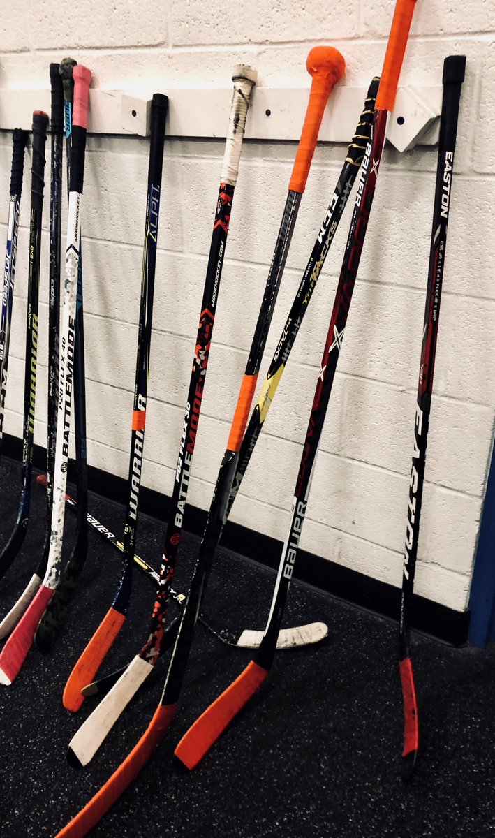 LongIslandMS's tweet photo. Shout-out to the Long Island Edge hockey team who took to the ice last weekend showing their support of those living with MS by incorporating orange shoelaces in their skates, orange tape on their sticks and orange ribbon on their helmets to help raise awareness! The boys, ag ... https://t.co/xif5fMzoYM