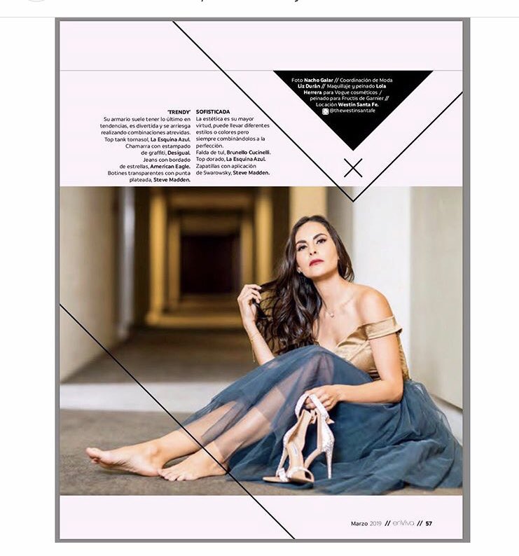 TeamElsaOrtiz's tweet photo. La actriz @Elsaortizr90 en @revista_enViva luciendo espectacular 
#ElsaOrtiz #RevistaEnViva https://t.co/H0qP4qf7QS