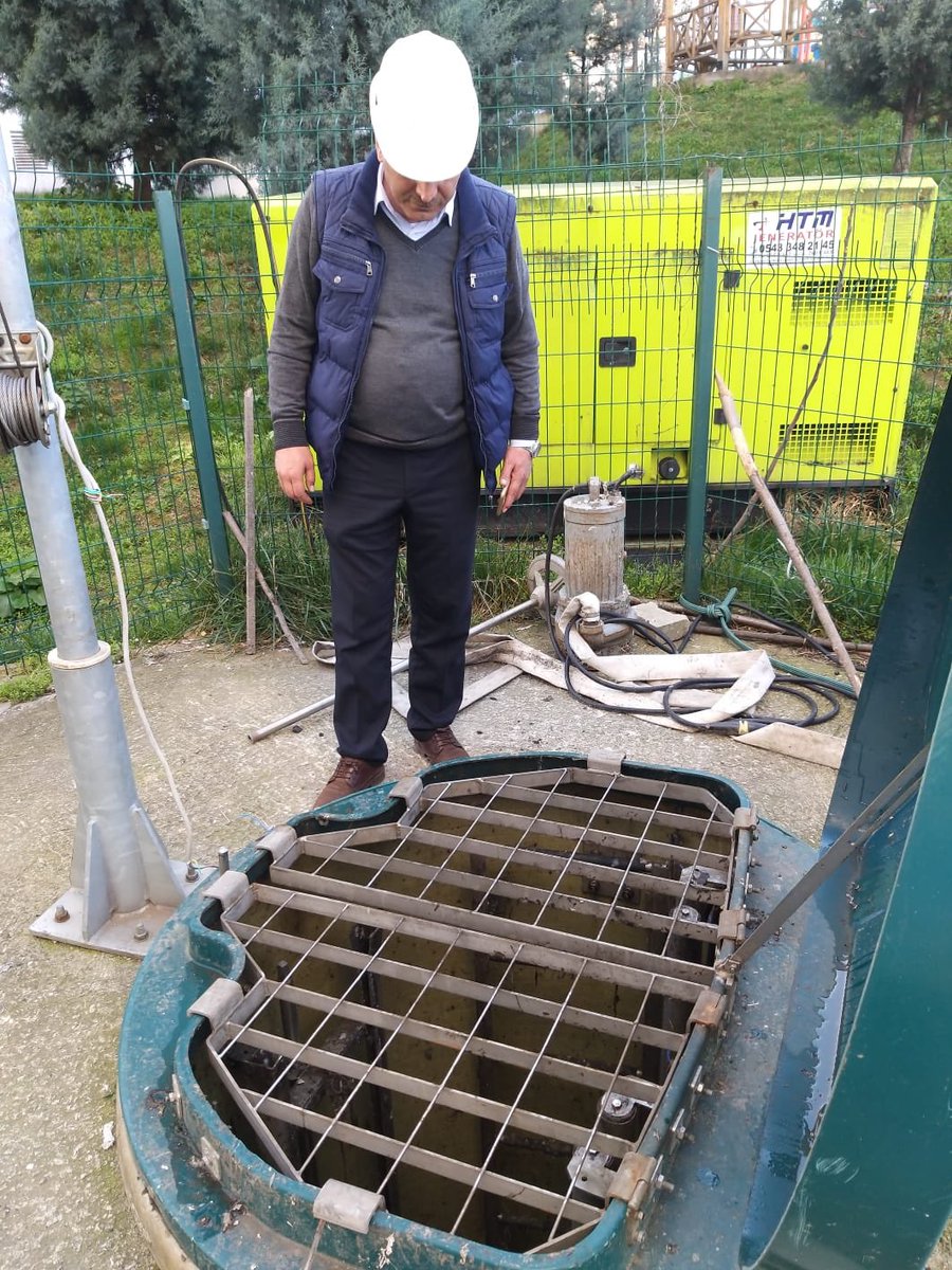 EmlakYonetim's tweet photo. Teknik İşler Müdürlüğü Trabzon Kaşüstü ve Beşikdüzü TOKİ Konutlarında asansör kontrollerini gerçekleştirdi. https://t.co/bQegVKZ2pl