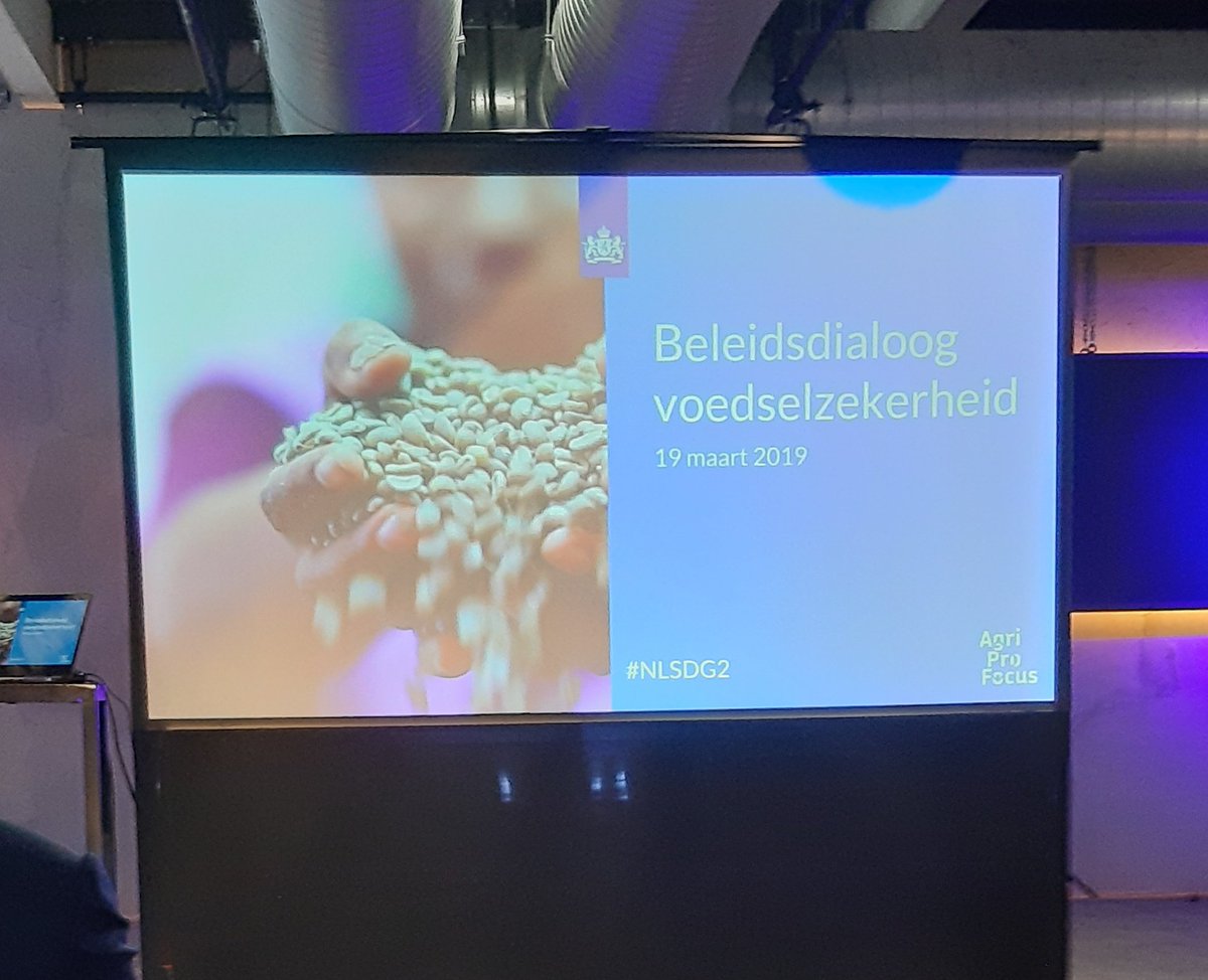 MelleLeenstra's tweet photo. Geweldig gesprek over rurale transformatie en wat er nodig is voor de #DutchDiamond om positief bij te dragen aan een gefeminiseerde Afrikaanse landbouw: empowerment, oog voor veiligheid en business cases die aansluiten bij de kansen voor #FamilyFarms. #NLSDG2 #NLSDG5 @BBOHilke https://t.co/GPgMDpdQky