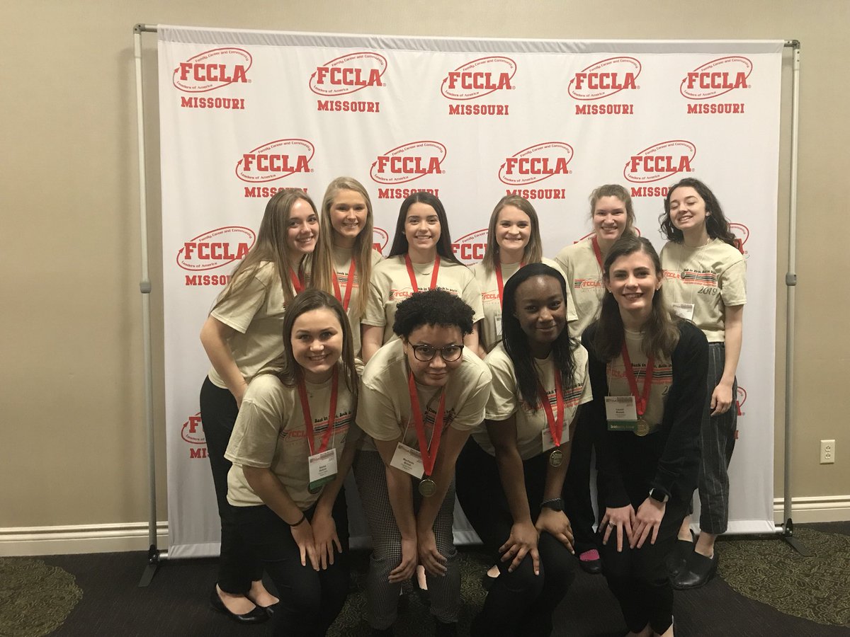 fh_fccla's tweet photo. 6 gold medals and 4 silver medals. Congrats to all participants! @FHVikings https://t.co/pnp1ycG8ah