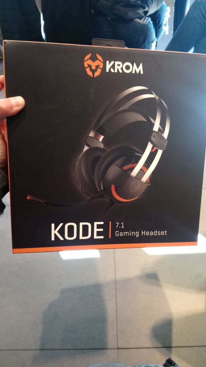 Si necesitáis algo en Fnac hasta final de mes hacen una oferta que haces el seguro gratuito que t ofrecen, y luego llamas ala compañía y t reembolsan 30€. T das de baja de forma gratuita y tienes tu descuento de 30€.
Por si os puede interesar.