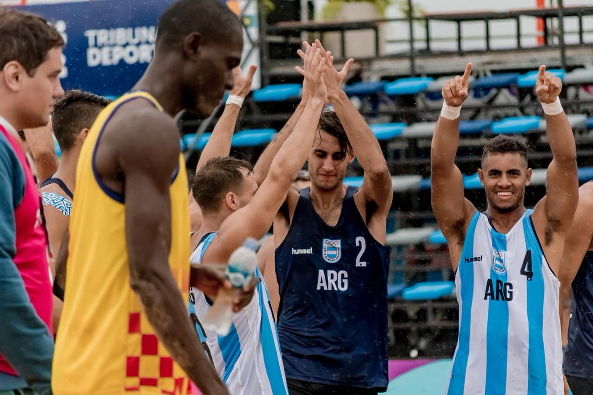 RosarioCrear's tweet photo. 🇦🇷 ¡La selección masculina de #HandballDePlaya 🤾🏻‍♂️ superó a Ecuador por 2-0 y se quedó con el quinto puesto en su último partido del torneo! https://t.co/o2rgeoWcZR