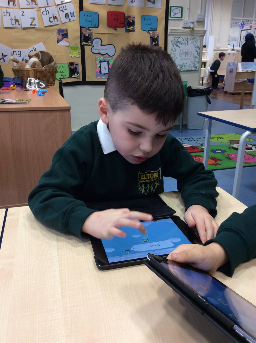 EpsTracie's tweet photo. We love to practise our phonics .... great work Reception 🌟#spellingshed #phonics #trickywords #challenges #ipads @carolyashworth @EltonLKS2 https://t.co/iiUdDt1NQH