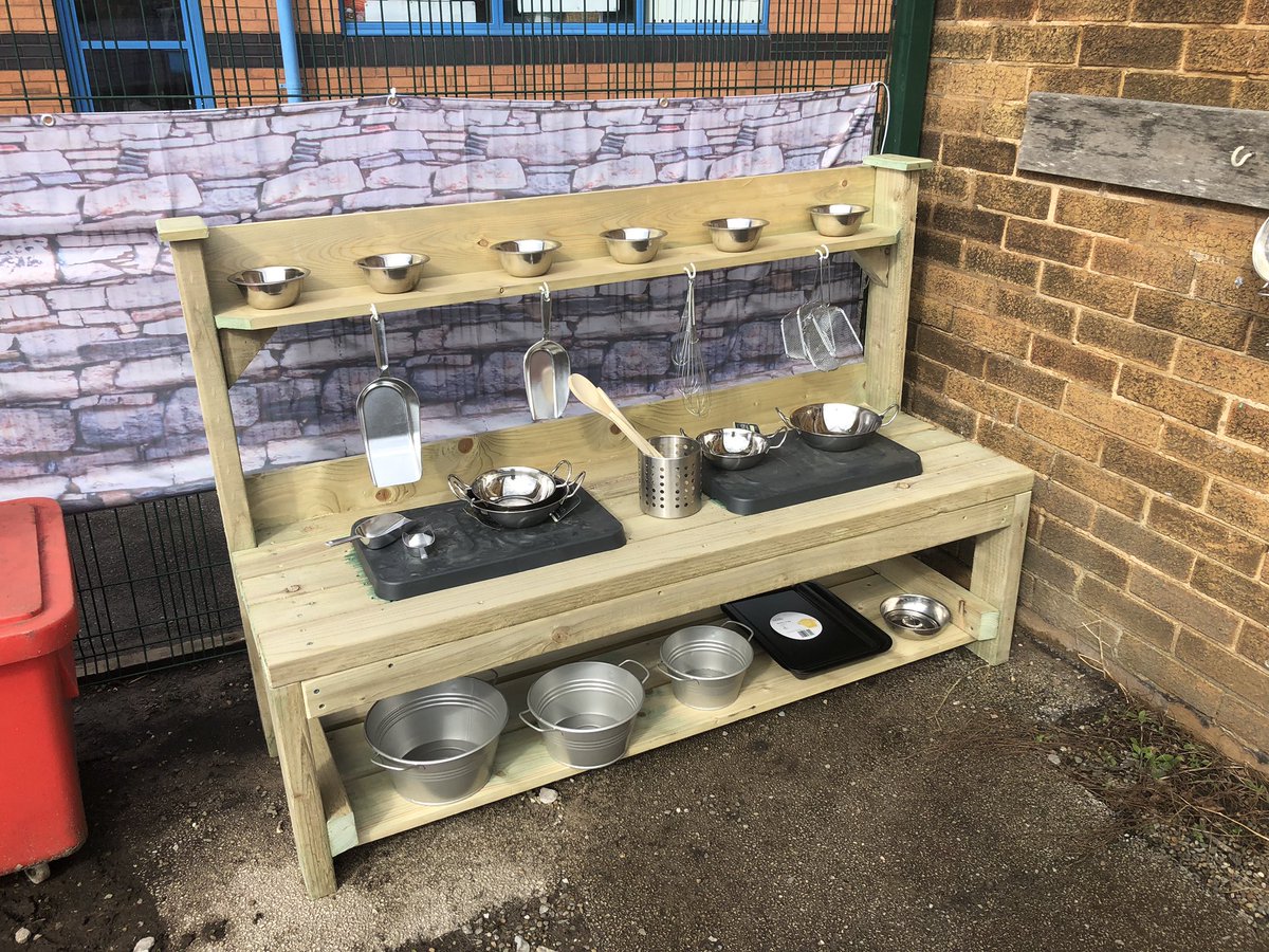 PCPNursery's tweet photo. We love our amazing outdoor area! @tesco #bagsofhelp funding has enabled us to do so much to transform our outdoor area. @PrescotPrimary has matched the £4000, to now develop our Reception outdoor area #watchthisspace #excitingtimes https://t.co/bSBy9X80pE