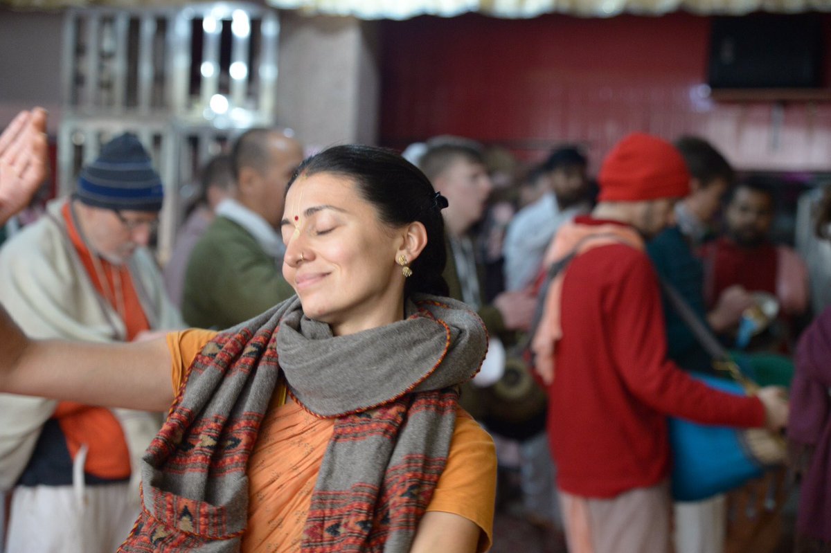 radhe_kunj's tweet photo. Ecstatic Kirtan! DANCE! Powerful Fire Sacrifice! Delicious Prasadam for All! 

On Adwaita Saptami we blissfully celebrated this holy day. Devotees and guests from all over the world came to honor delicious prasadam. The hall was full 3-4 times. Hundreds were lovingly served. https://t.co/6mMeP52fWR