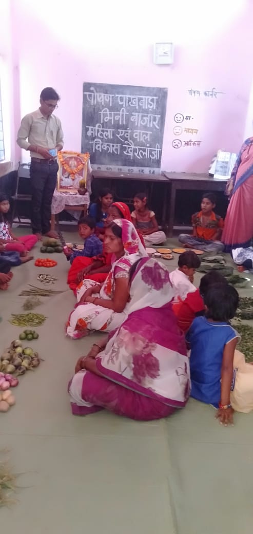 Sandeep09523041's tweet photo. @MinistryWCD @CMMadhyaPradesh  @mp_wcdmp #MPPoshanPakhwada #POSHANAbhiyaan महिला एवं बाल विकास खैरलांजी बालाघाट द्वारा पोषण पाखवाडा अन्तर्गत मंगल दिवस (जन्म दिवस) मनाया गया एवं अनौपचारिक शिक्षा के बच्चो के द्वारा मिनी मार्केट लगाया गया॥#ecce_mp_coordinators #ईसीसीई_समन्वयक https://t.co/hg1wlW8OQe