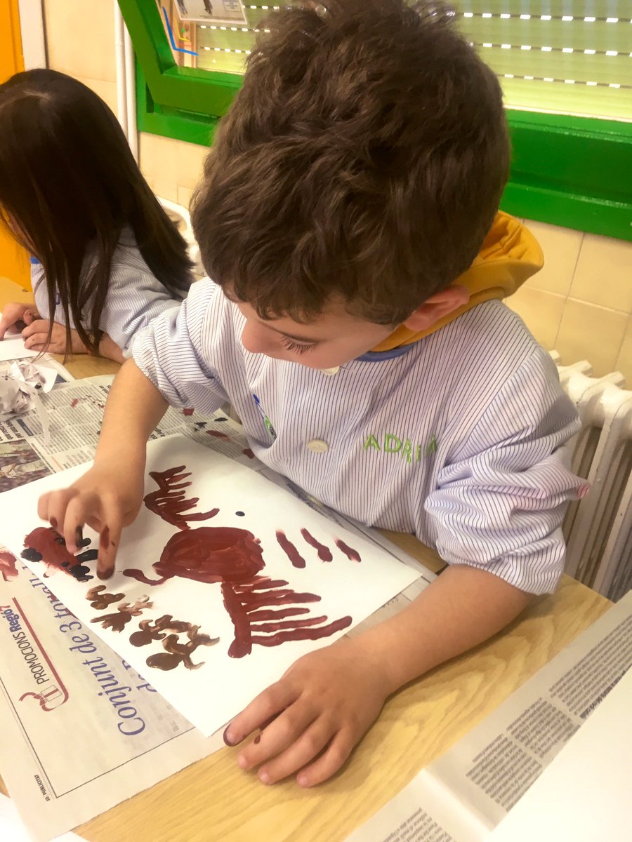 FEDACSantVicenc's tweet photo. Avui els de P1 hem viatjat a la prehistoria fent pintures rupestres per entendre el seu dia a dia. #experiènciesmemorables #portesobertes #fedac #projectes https://t.co/cZ2beTSB8A