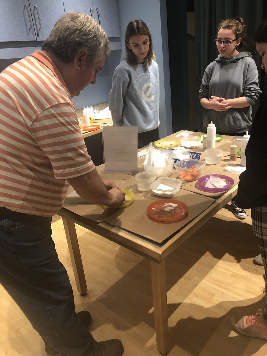 AlisonLubinski's tweet photo. Grade 7-8 students mummifying a carrot @WpgBeachSchool !!  Explore, create, learn!! 😊 https://t.co/VgirwPQFvf