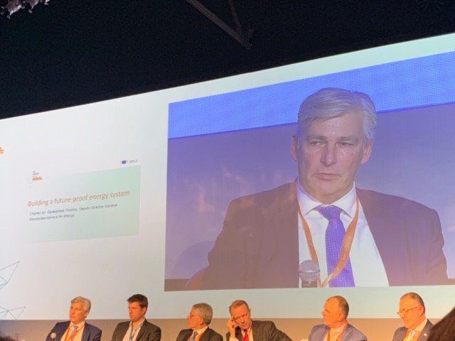 ENTSOG's tweet photo. General Manager Jan Ingwersen speaks at #PCIEUDays emphasising that #decarbonisation of the gas sector &amp; the #hybridenergysystem of the #gas &amp; electricity sectors is the future for us 🇪🇺. #PCIList https://t.co/rp3J4L4RyW