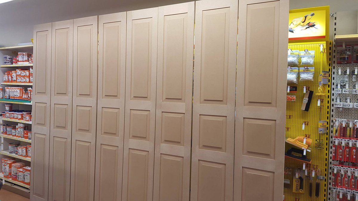 Nee, ze kunnen niks bij <a href="/ZaagDHZ/">HoutwinkelZaag</a> in #DenHaag Jij verzint en wij maken het geheel op maat! Neem deze mooie #paneeldeuren van #MDF #wijhelpen #cnc #houtwinkel #dhz #maatwerk #RT