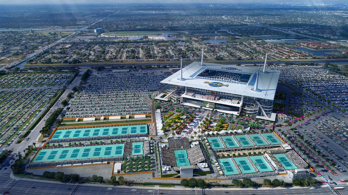 WeAreTennis's tweet photo. #MiamiOpen Do you prefer the new or the old venue? https://t.co/tP2KoTImoj