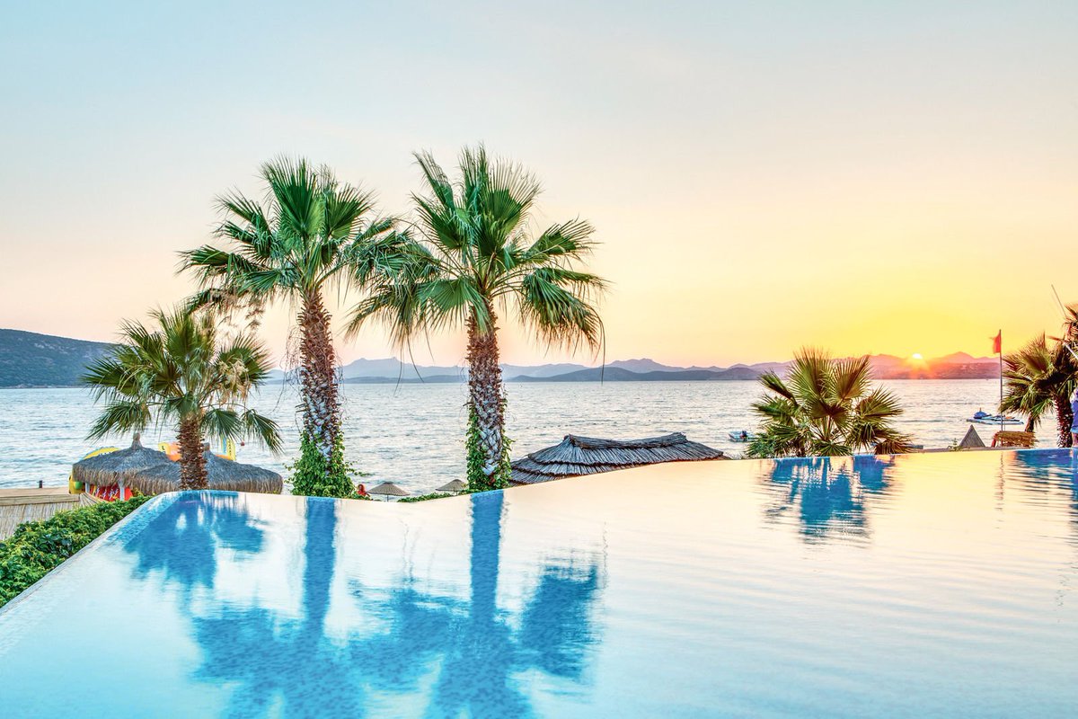 tui_at's tweet photo. Zu zweit ans Meer ❤ Die schönsten #TUIMAGICLIFE Hotels für euren Paarurlaub am #TUIBlog:  https://t.co/VHgVL9X12f
#tui #tuiat #allinclusive #sommer2019 #urlaub https://t.co/oDdlkL5wy6