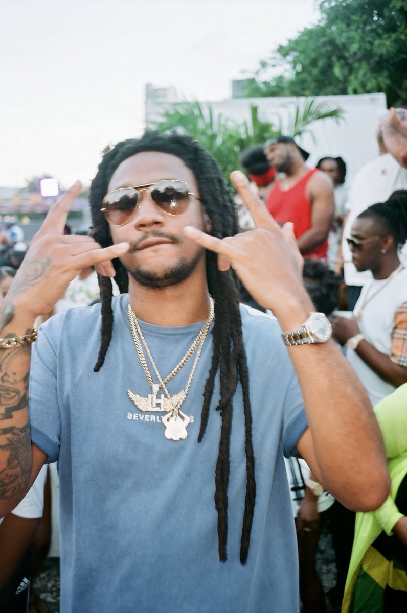 csj91's tweet image. #2kpoolparty