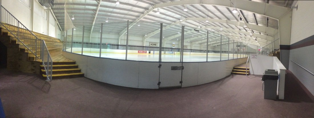 IceSlothHockey's tweet photo. Want to see us play? Seats are FREE @CrystalFieldhou! Season starts April 7th. See you there 😉 #SlothHockey #GoSloths https://t.co/QtnYX0QdHk