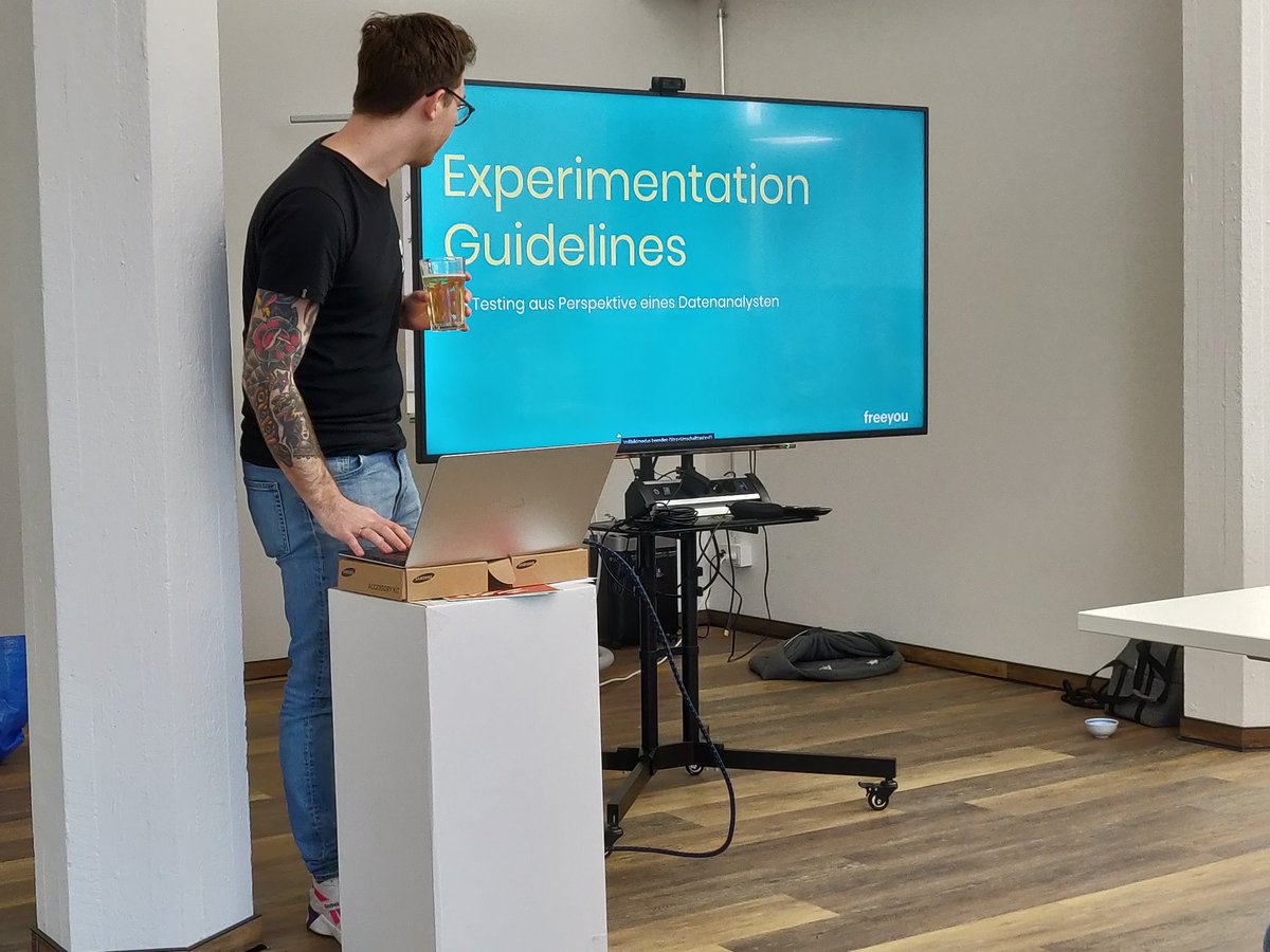 We have our 2nd <a href="/freeyou_ag/">freeyou</a> meetup and the first in our new office. Today on the Agenda... <a href="/markusnutz/">Markus</a> about A/B Testing and the bounderies given by math... ;)