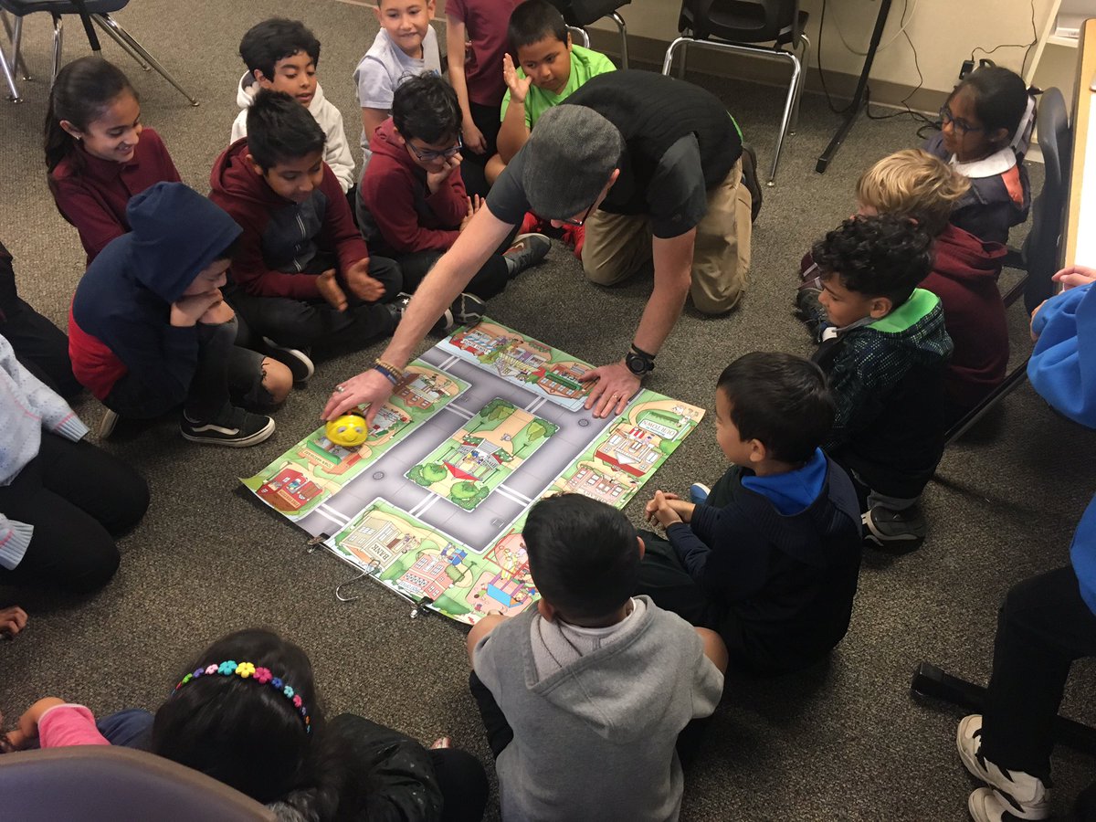 willhalmtweets's tweet photo. Second grade learning to code with Bee Bots in our new Maker Lab. All classes are getting their first visit this week! https://t.co/lz2vjhnetP
