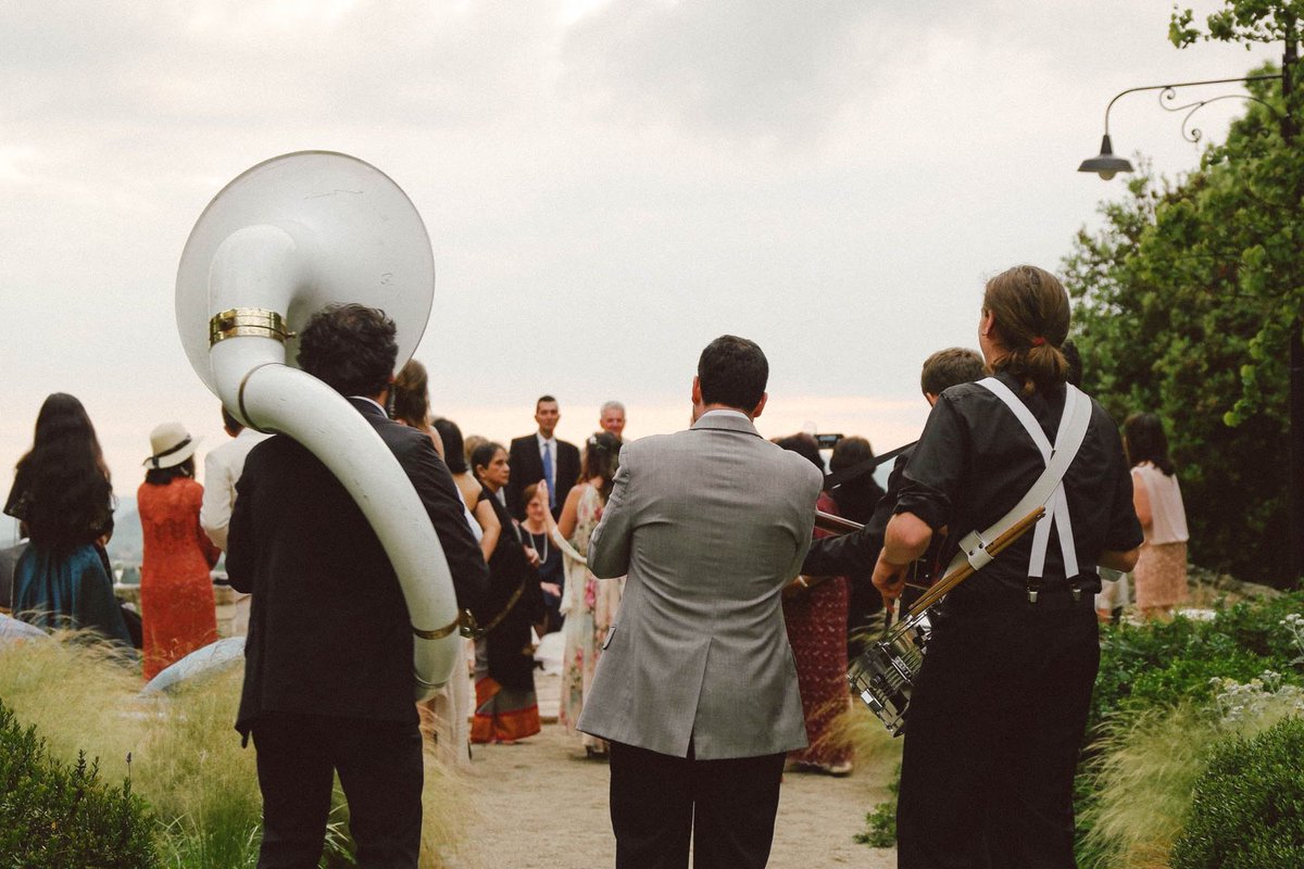 Now Playing - The Velare Spotify Playlist 🎧

As a team, we are regularly going back to our roots in music to inform our wedding work. Join us each month as we continue to curate new (and old!) music that pushes us to create.

Follow along here - buff.ly/2Y6KLZs