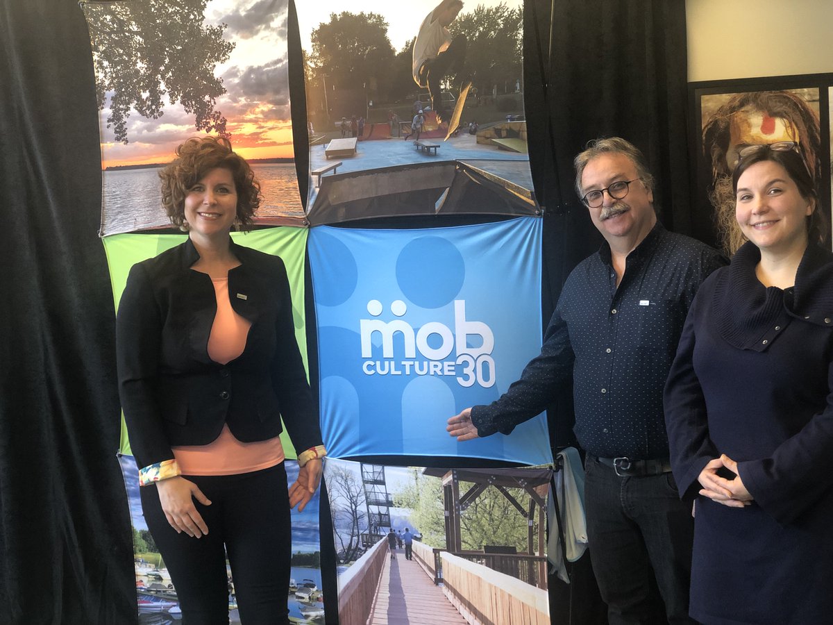ville_nicolet's tweet photo. MOB CULTURE 30 :Important exercice de mobilisation culturelle lancé à Nicolet par la mairesse Geneviève Dubois, Denis Justras conseiller mun. et Andréanne Blais, dg @CultureCentreQC.  Avec MOB Culture 30, on va regarder comment on voit la culture pour les 10 prochaines années. https://t.co/ouGi16qiCq