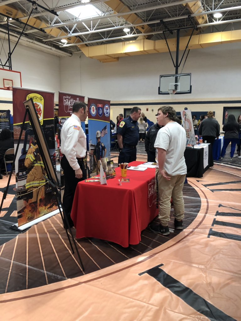 CF9thgradeSC's tweet photo. Cape Fear High school Career Fair was a success. Thanks to all who participated.  What an awesome community we live in! @CapeFearHigh1 @CumberlandCoSch @VLeeSpruill https://t.co/ALUH9LvURG
